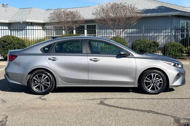Certified 2024 Kia Forte LXS FWD image 3