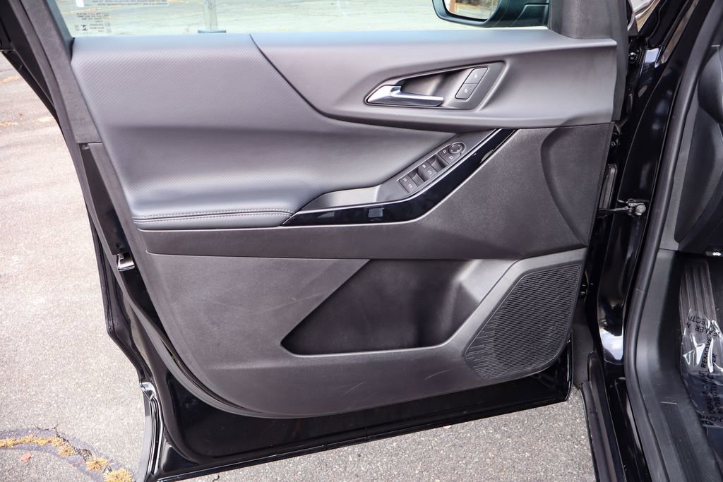 Used 2025 Chevrolet Equinox LT image 33