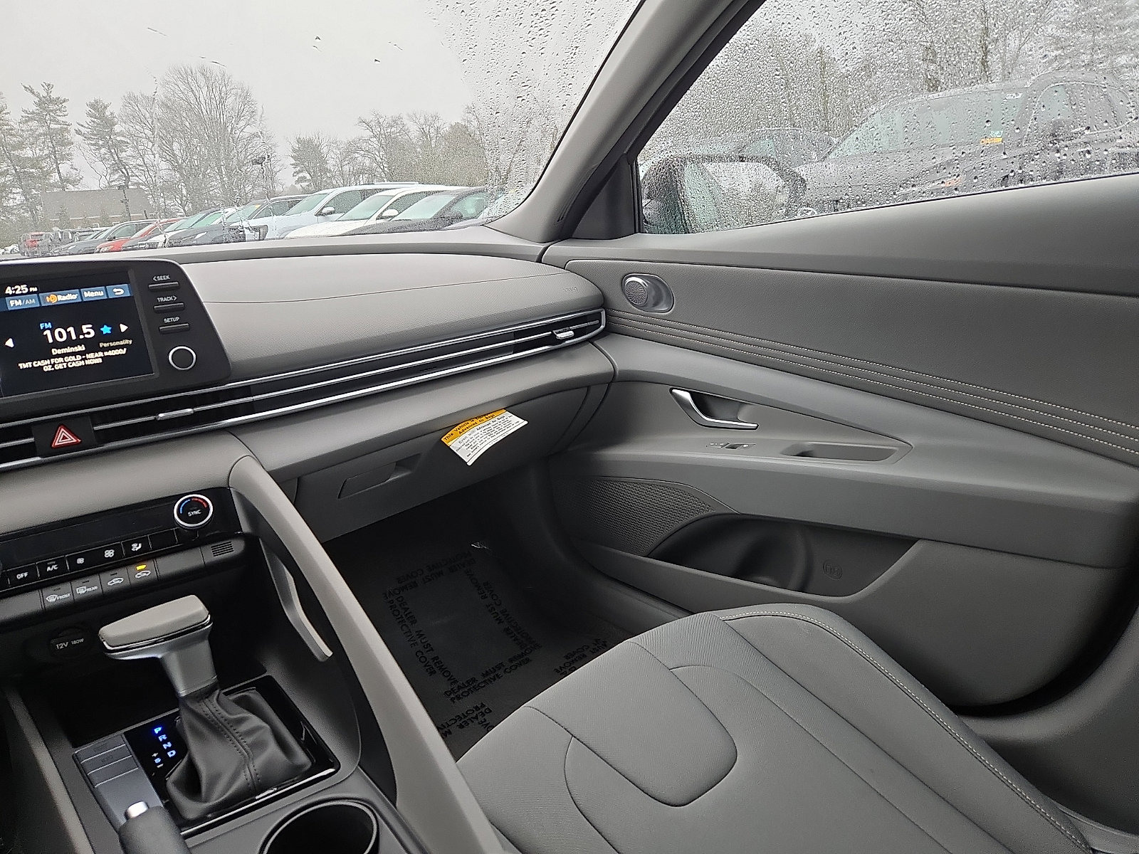 Used 2025 Hyundai Elantra Sport image 16