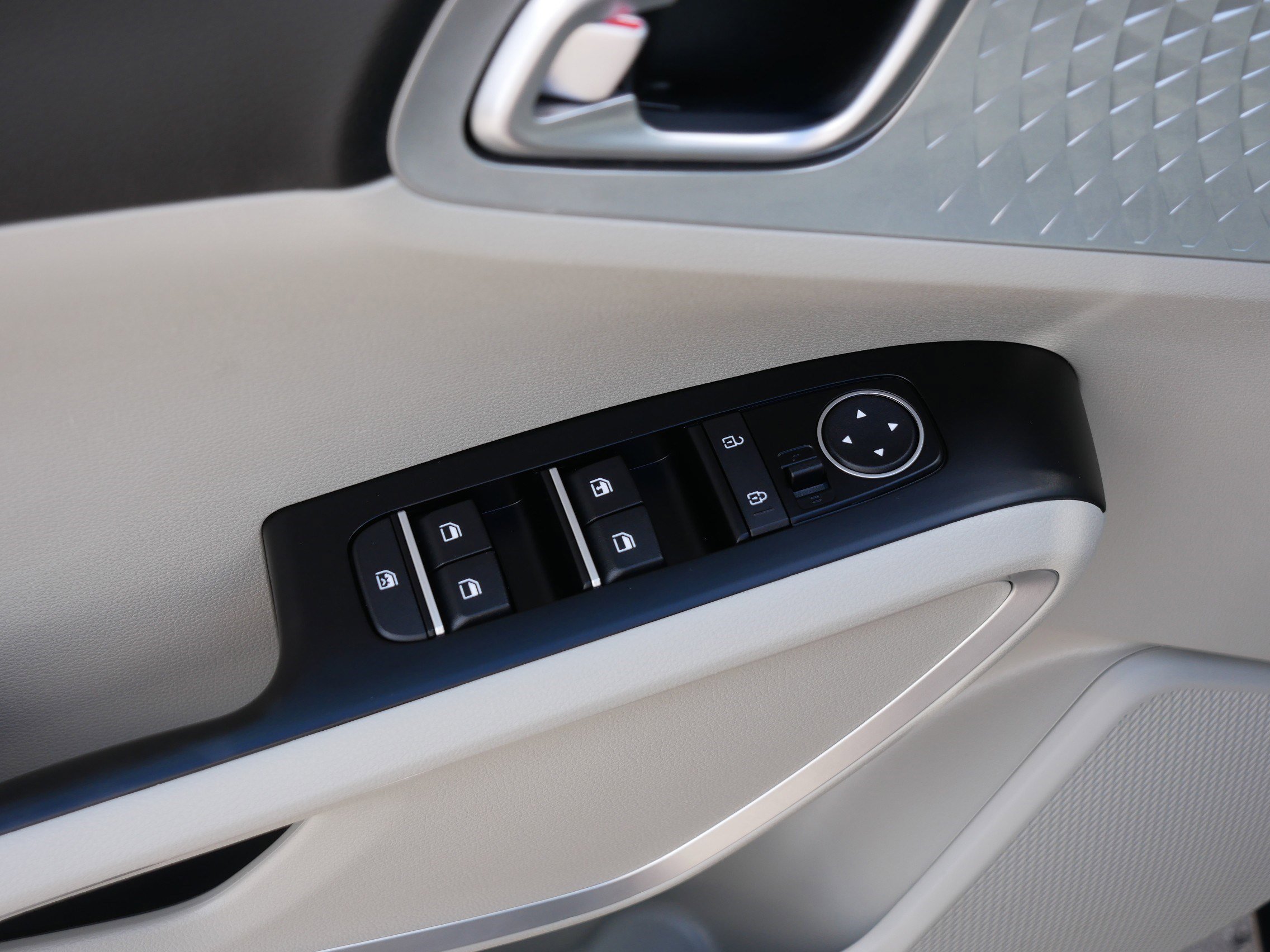 Certified 2025 Kia Soul LX FWD image 19