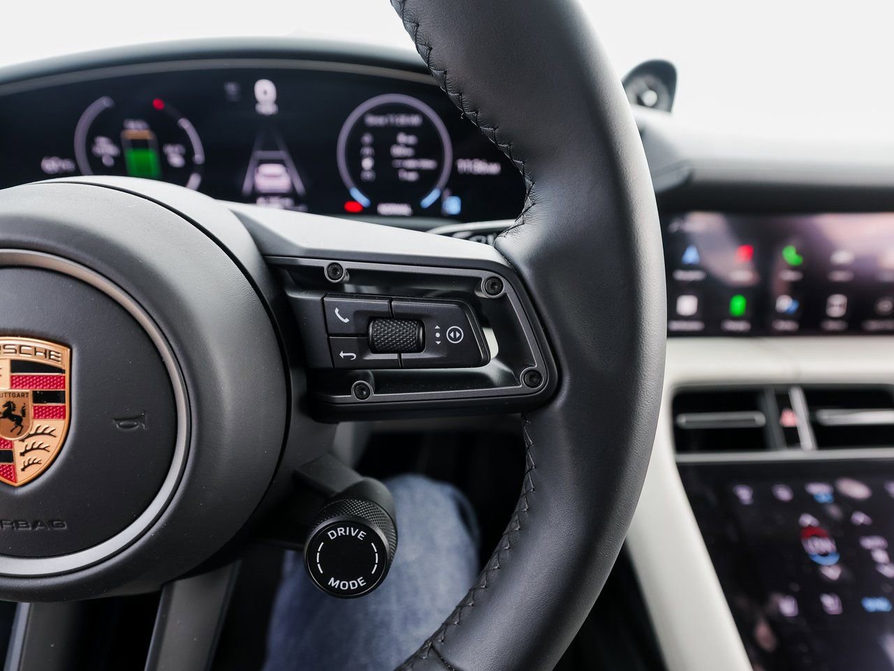 Certified 2025 Porsche Taycan 4 Cross Turismo image 16