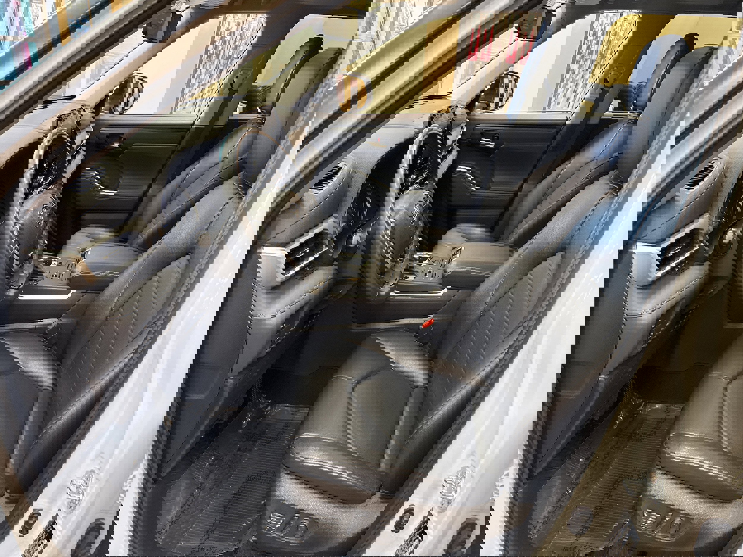 Used 2022 Toyota Highlander XLE image 4