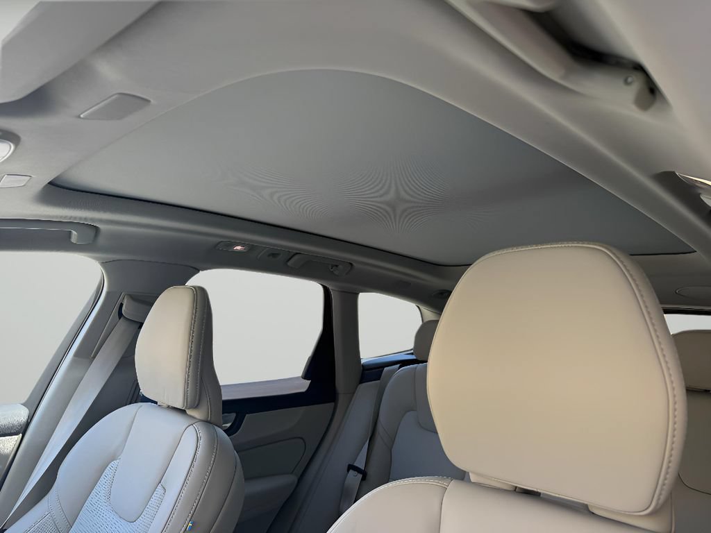 Used 2026 Volvo XC60 T8 Ultra AWD/4WD image 28
