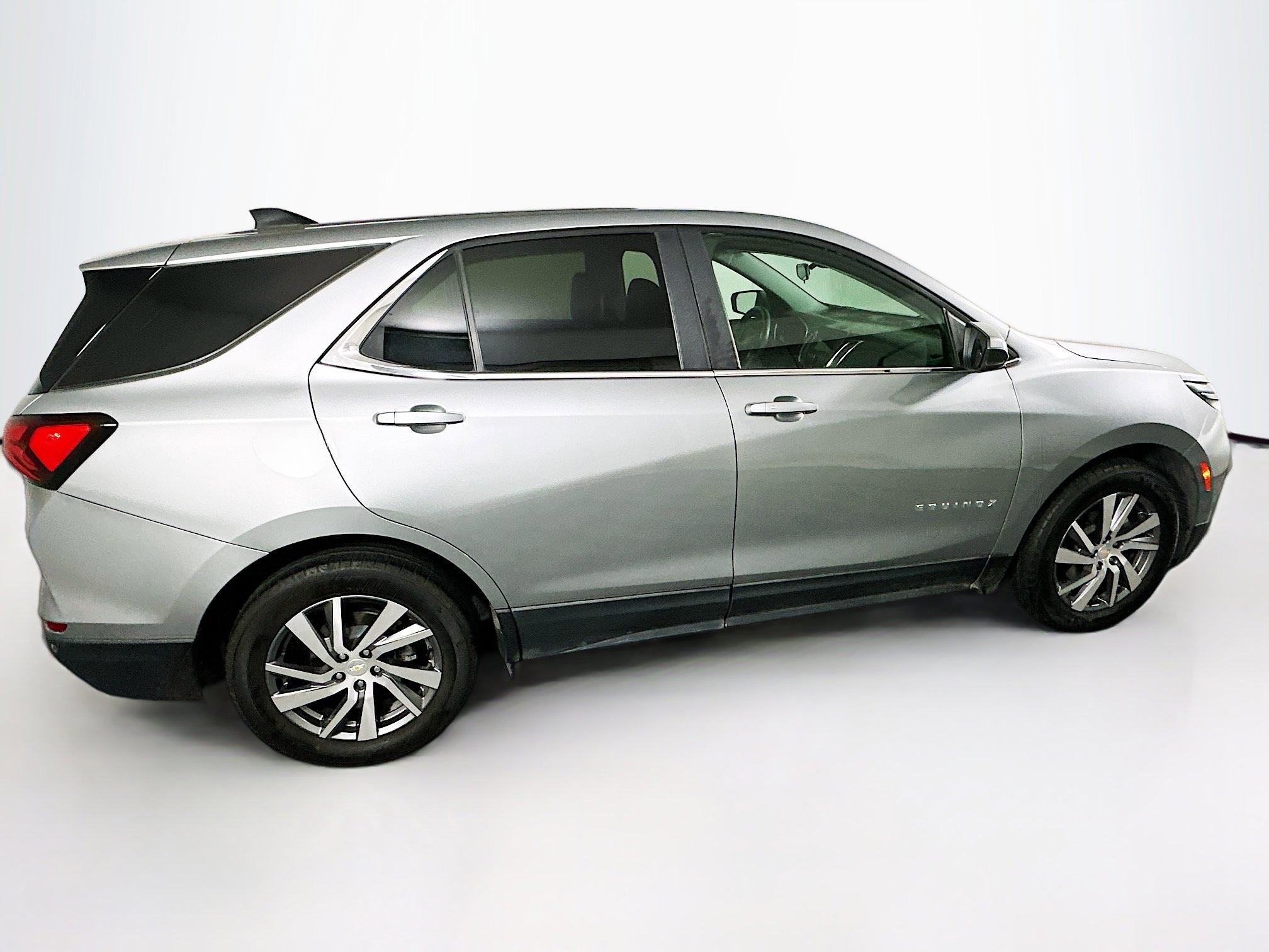 Used 2023 Chevrolet Equinox LT FWD image 10