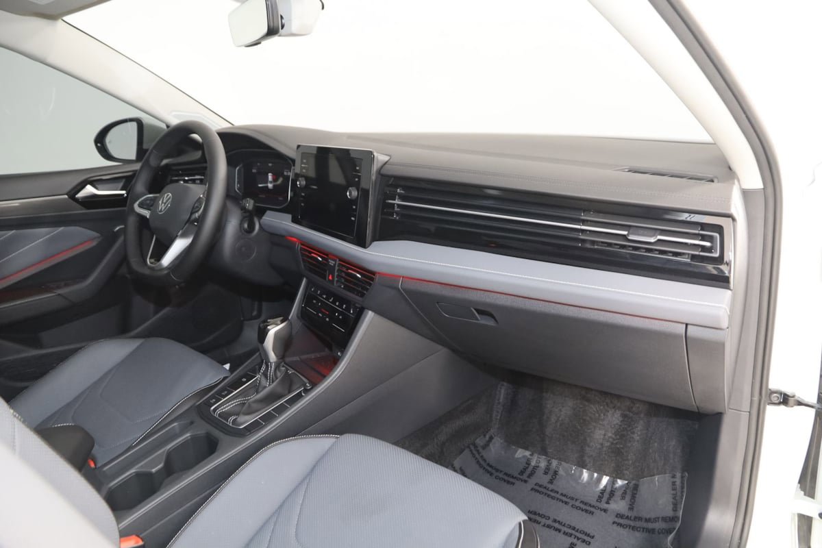Used 2025 Volkswagen Jetta SEL FWD image 41