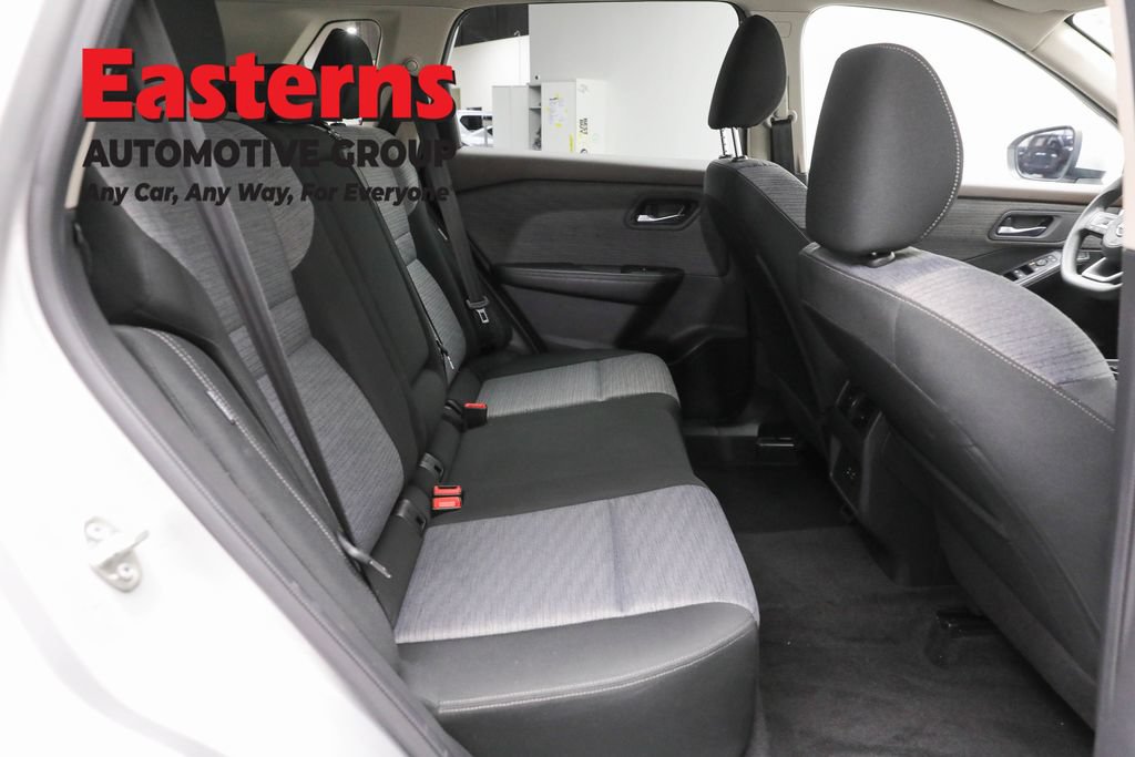 Used 2023 Nissan Rogue SV AWD/4WD image 25
