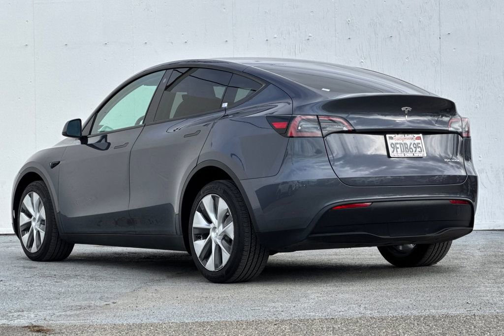 Used 2023 Tesla Model Y Long Range image 5