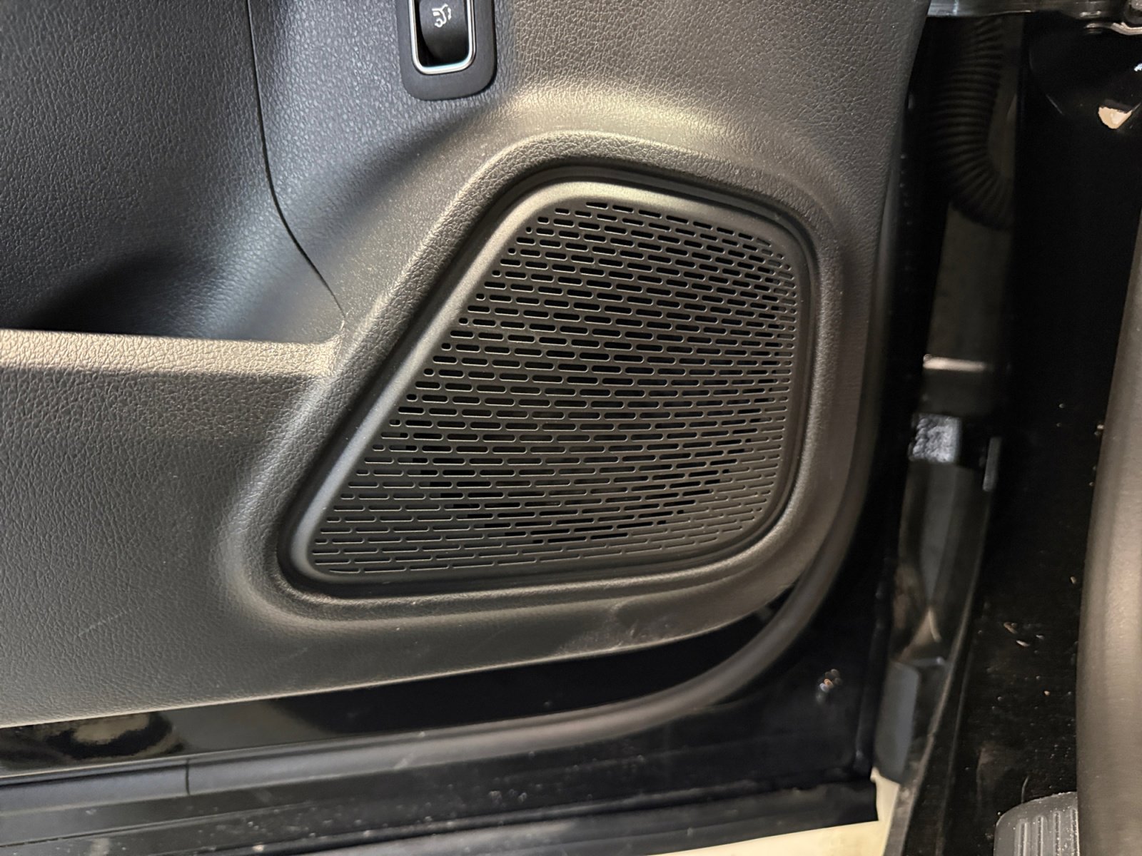 Certified 2025 Mercedes-Benz GLA 250 4MATIC image 27