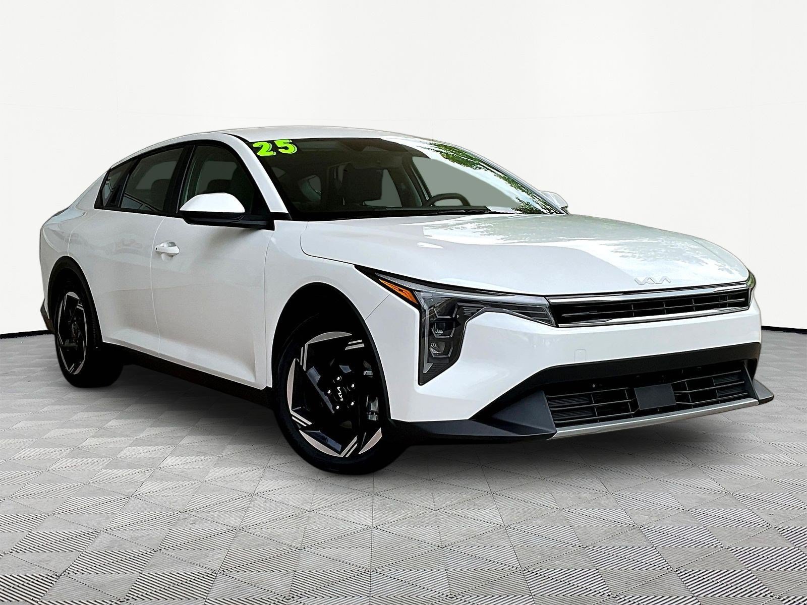Used 2025 Kia K4 EX FWD image 3