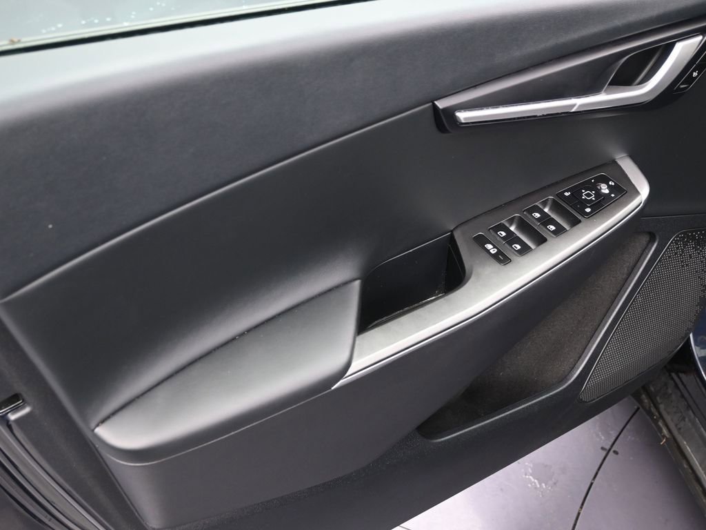 Used 2022 Kia EV6 Light image 10