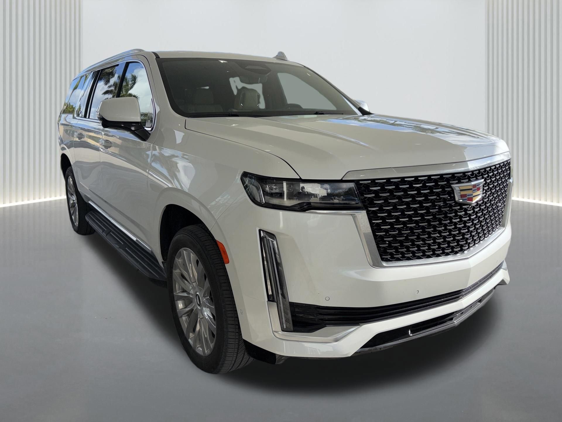 Used 2024 Cadillac Escalade ESV Premium Luxury image 2