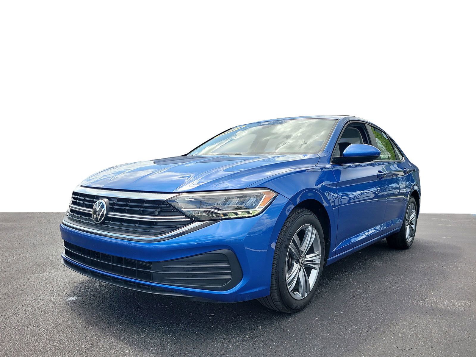 Used 2024 Volkswagen Jetta SE image 2