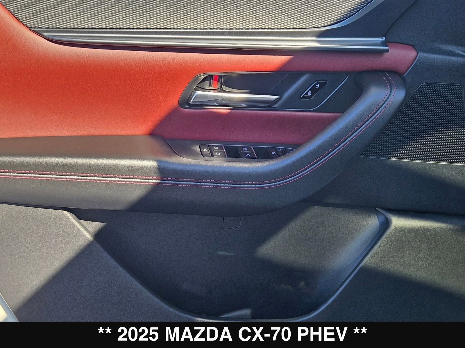 New 2025 MAZDA CX-70 Plug-In Hybrid w/ Premium Plus image 11