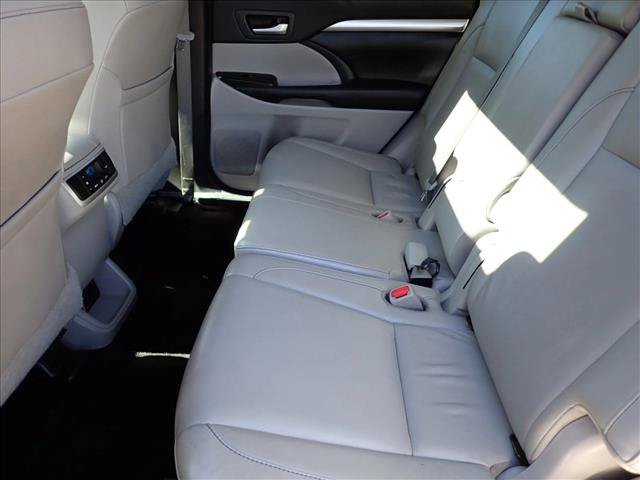 Certified 2018 Toyota Highlander XLE AWD/4WD image 10