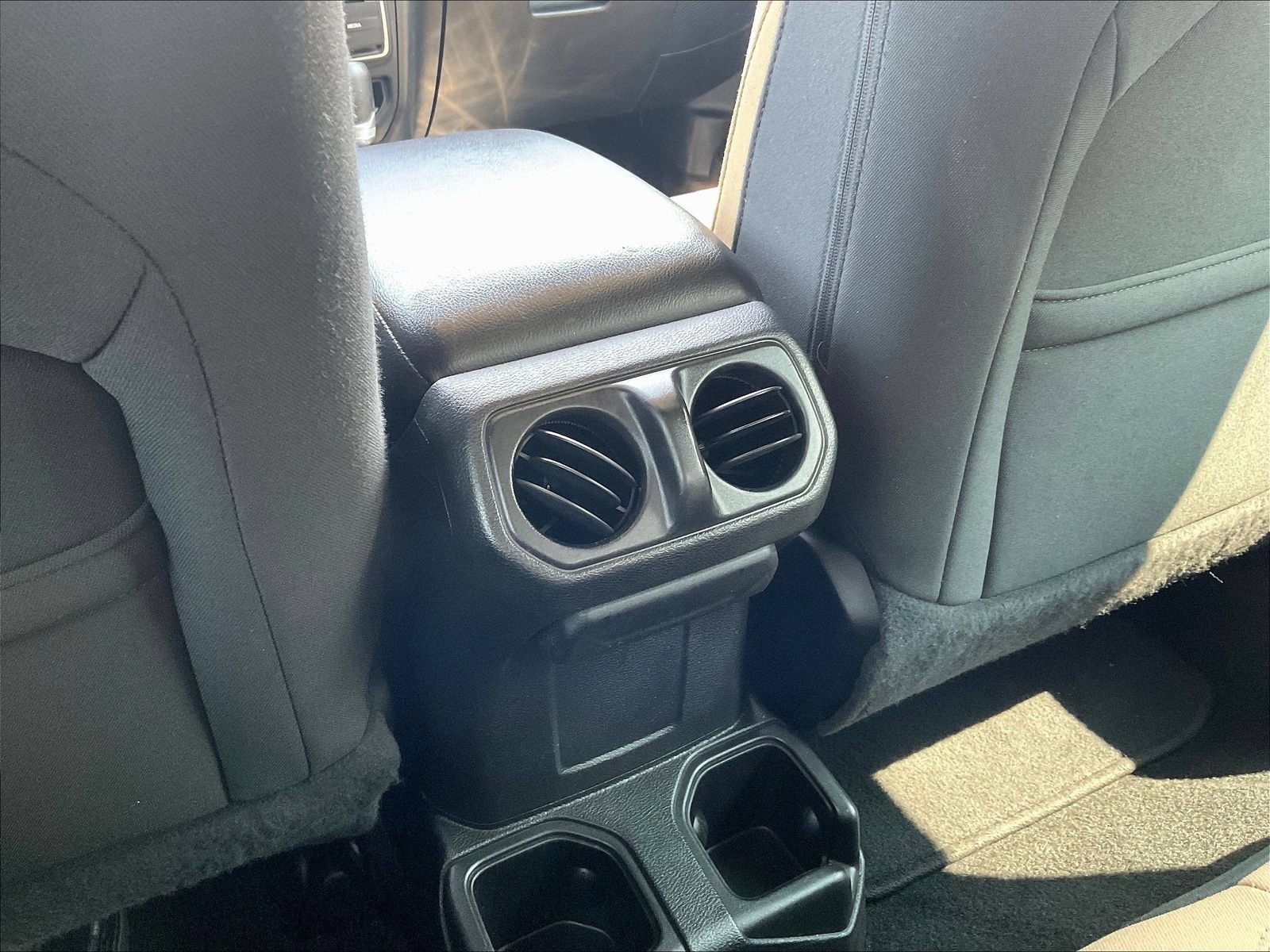 Used 2020 Jeep Wrangler Sport AWD/4WD image 12