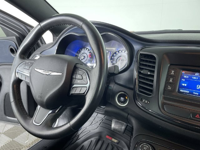Used 2015 Chrysler 200 S w/ Comfort Group FWD image 28
