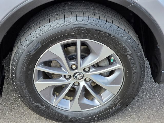 Used 2017 Toyota RAV4 XLE w/ Convenience Package AWD/4WD image 9