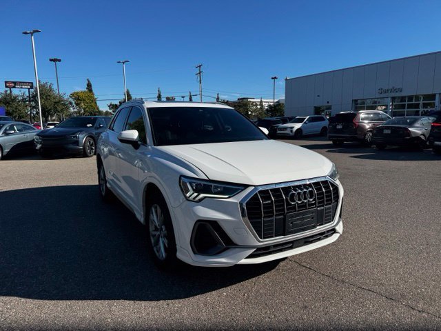 Used 2023 Audi Q3 2.0T Premium AWD/4WD image 2