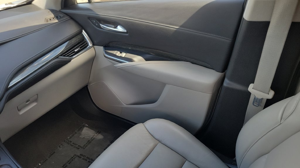 Used 2023 Cadillac XT4 Premium Luxury w/ Enhanced Visibility Package FWD image 13