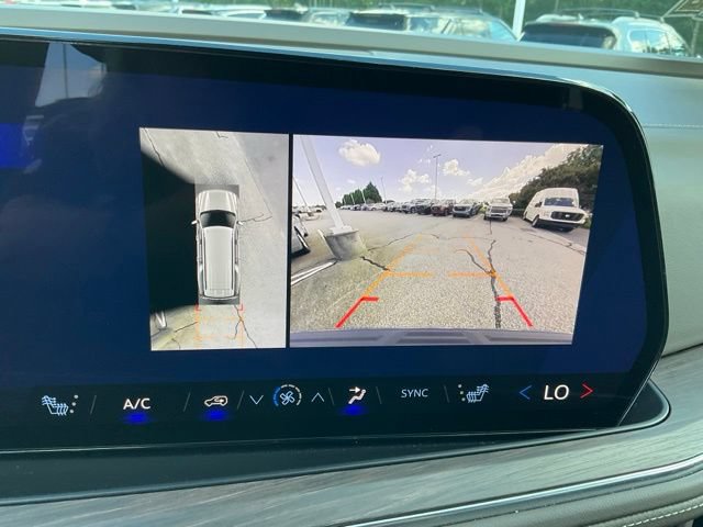 Certified 2025 Chevrolet Suburban LT w/ Comfort Package AWD/4WD image 14