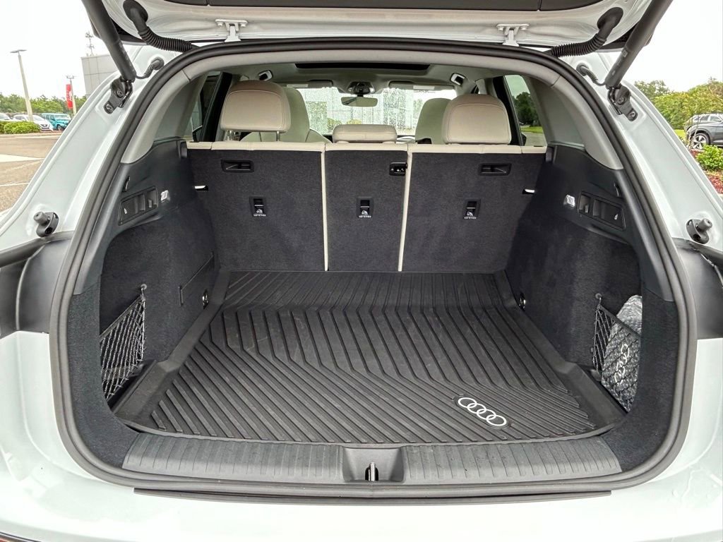 Used 2025 Audi Q6 e-tron Premium Plus w/ Premium Plus image 53