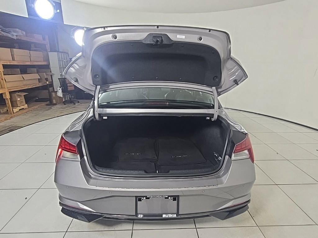 Used 2022 Hyundai Elantra Limited FWD image 31