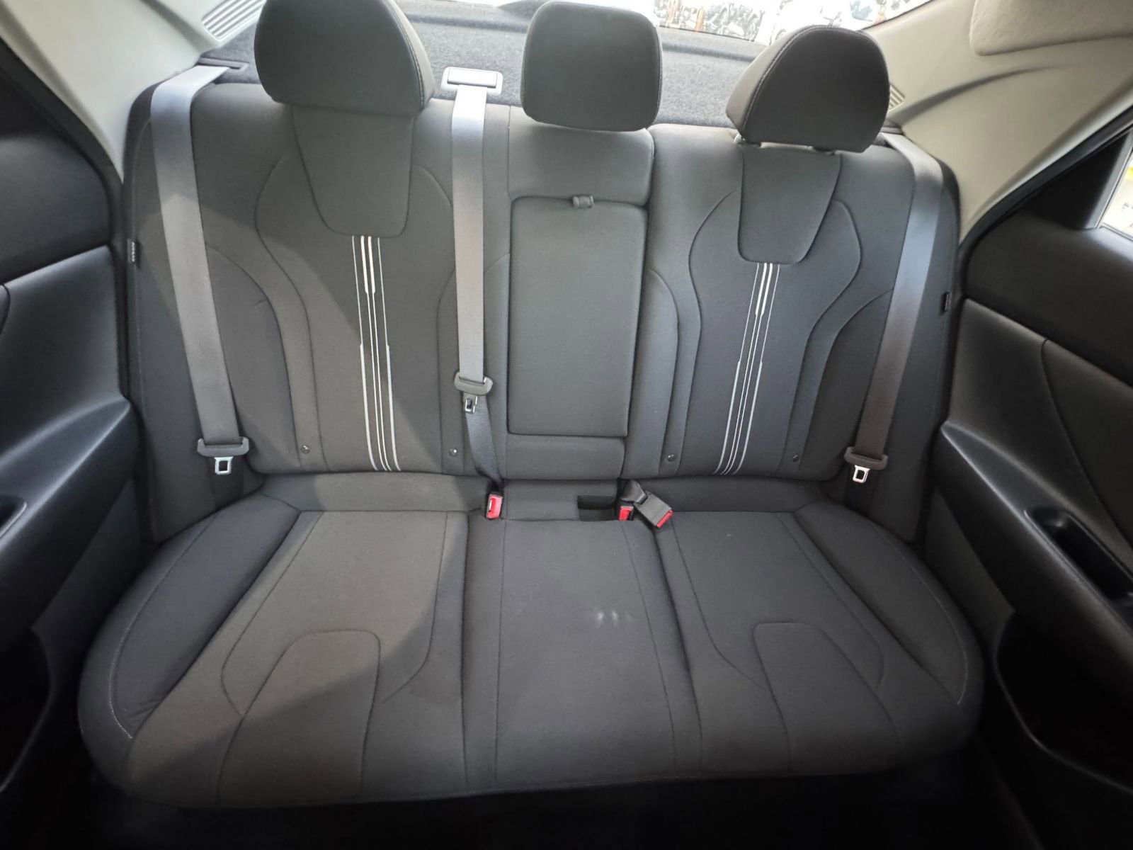 Used 2025 Hyundai Elantra SEL FWD image 40
