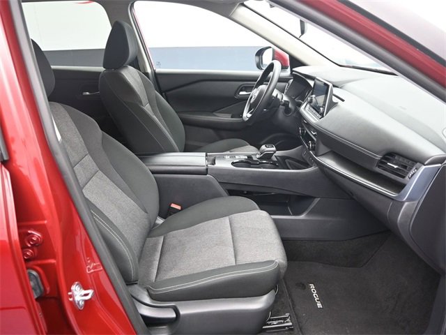 Used 2024 Nissan Rogue SV image 10