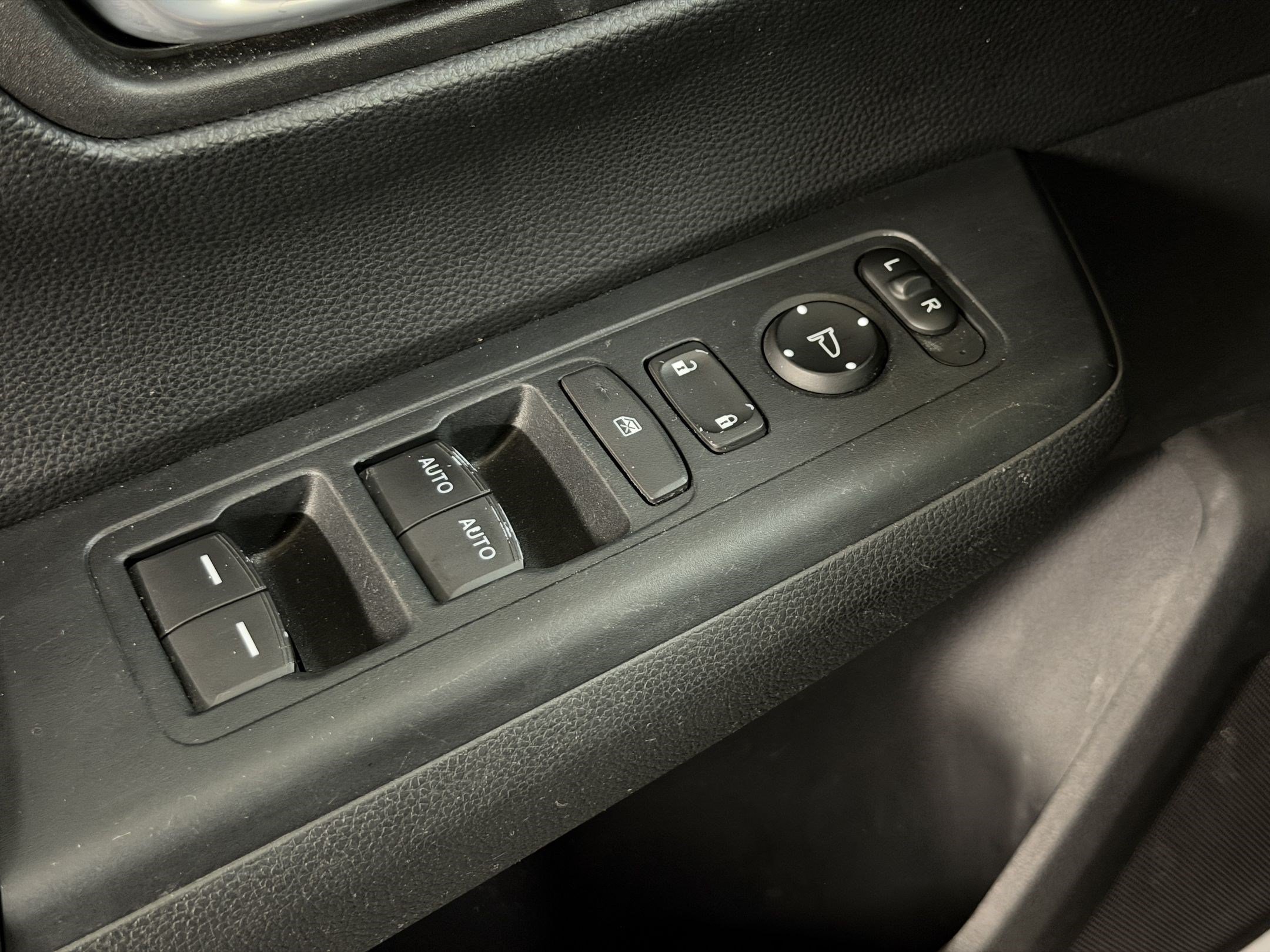 Used 2023 Honda CR-V Sport image 25