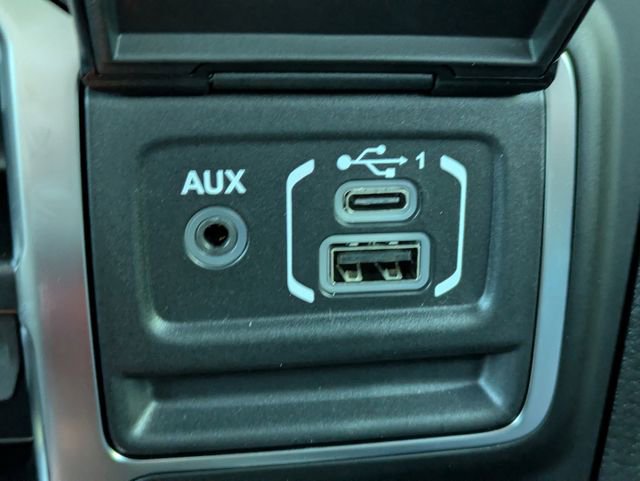 Used 2025 Jeep Wrangler Unlimited Rubicon AWD/4WD image 23