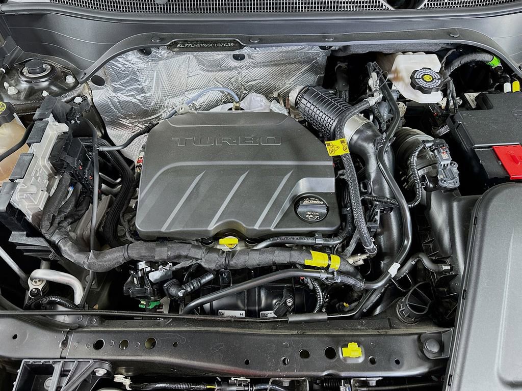 Used 2025 Chevrolet Trax LT image 36