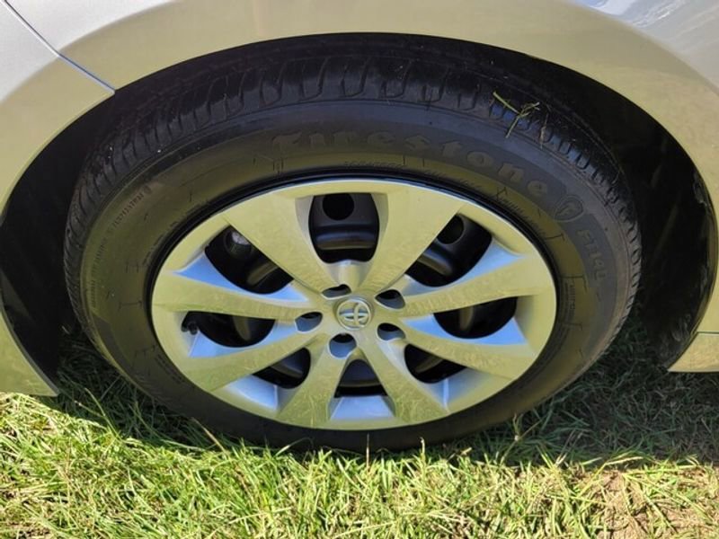 Used 2025 Toyota Corolla LE image 17