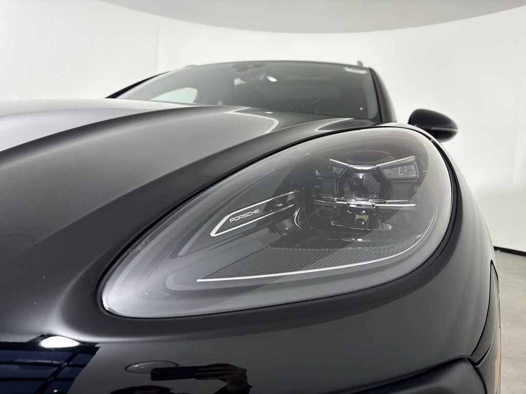 New 2026 Porsche Macan S AWD/4WD image 11