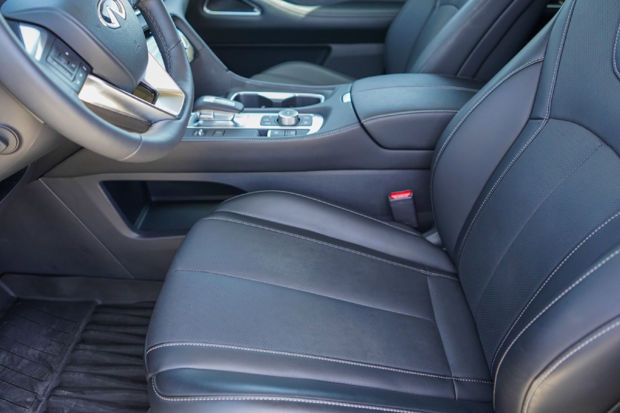 Certified 2026 INFINITI QX60 Luxe w/ Cargo Package image 8