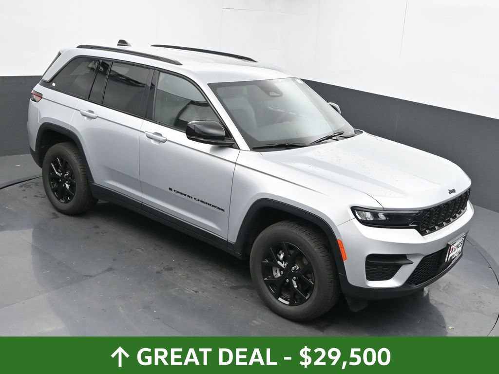 Used 2024 Jeep Grand Cherokee Altitude image 38