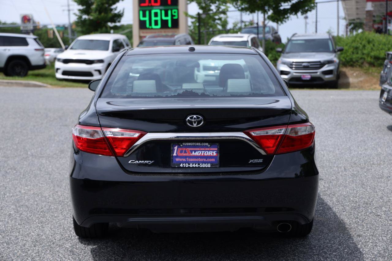 Used 2017 Toyota Camry XSE FWD image 3