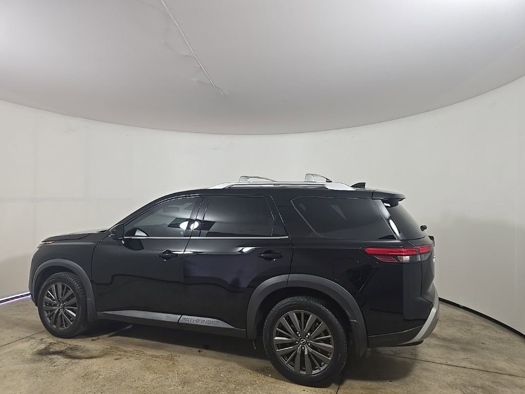 Used 2022 Nissan Pathfinder SL w/ SL Premium Package image 4