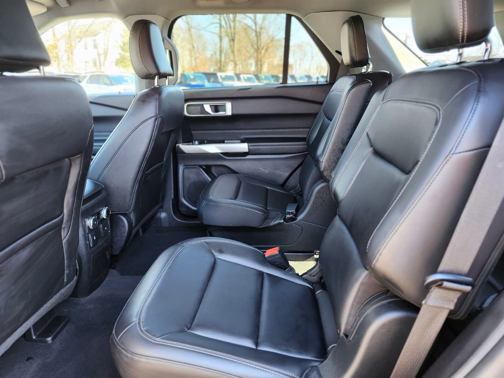 Certified 2022 Ford Explorer XLT w/ Equipment Group 202A image 16