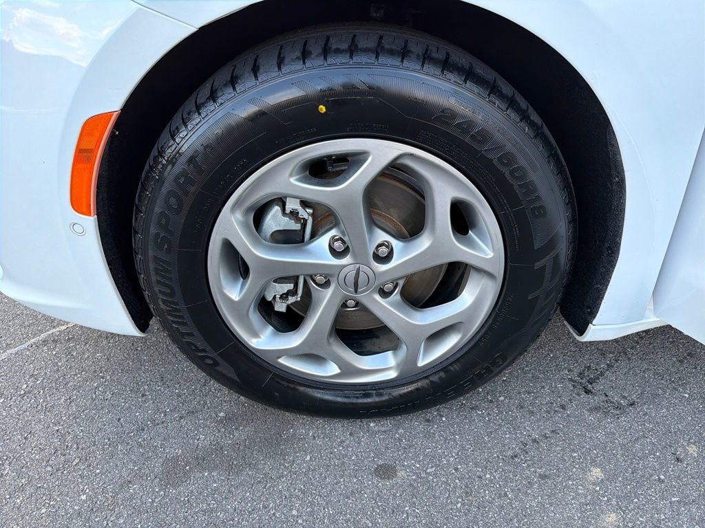 Used 2022 Chrysler Pacifica Limited image 27