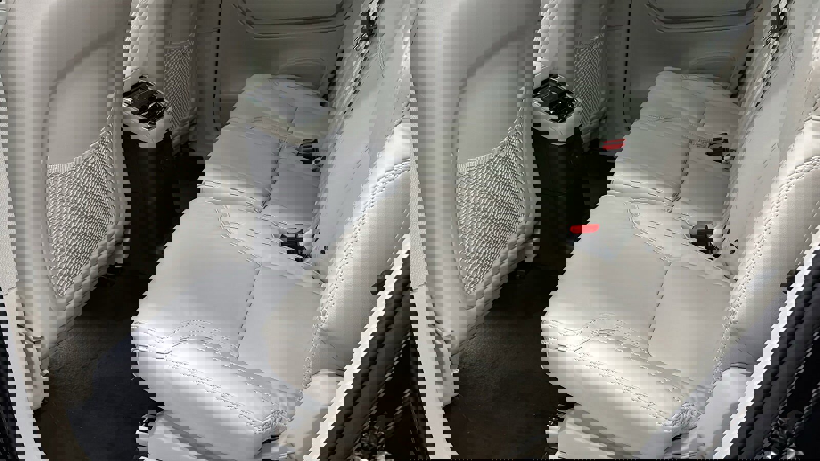 New 2026 Volvo XC90 T8 Ultra w/ Protection Package Premier image 27