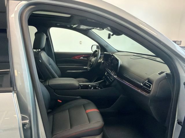 Used 2025 Chevrolet Traverse RS w/ LPO, Floor Liner Package AWD/4WD image 39
