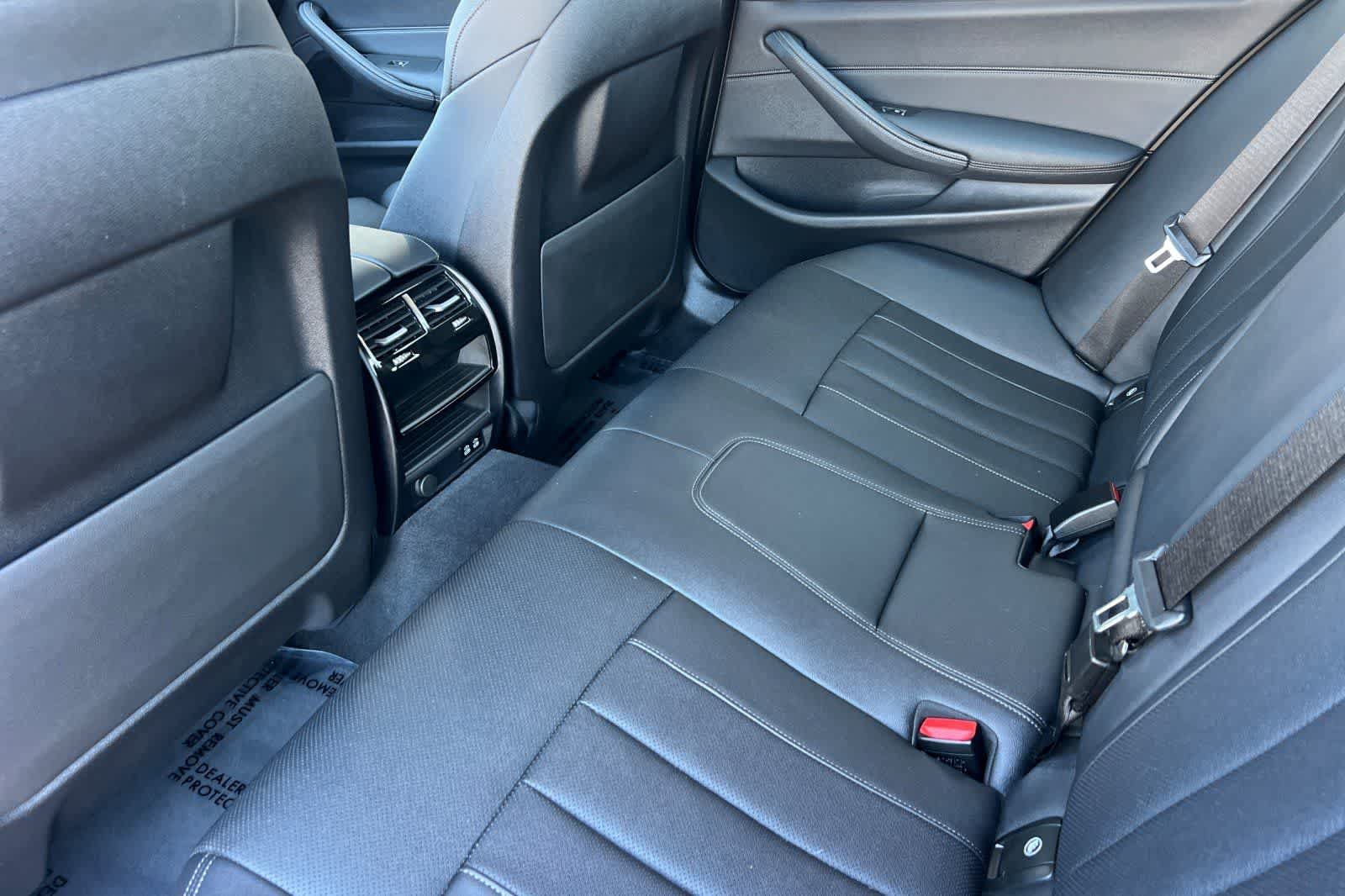 Used 2023 BMW 530e RWD image 5