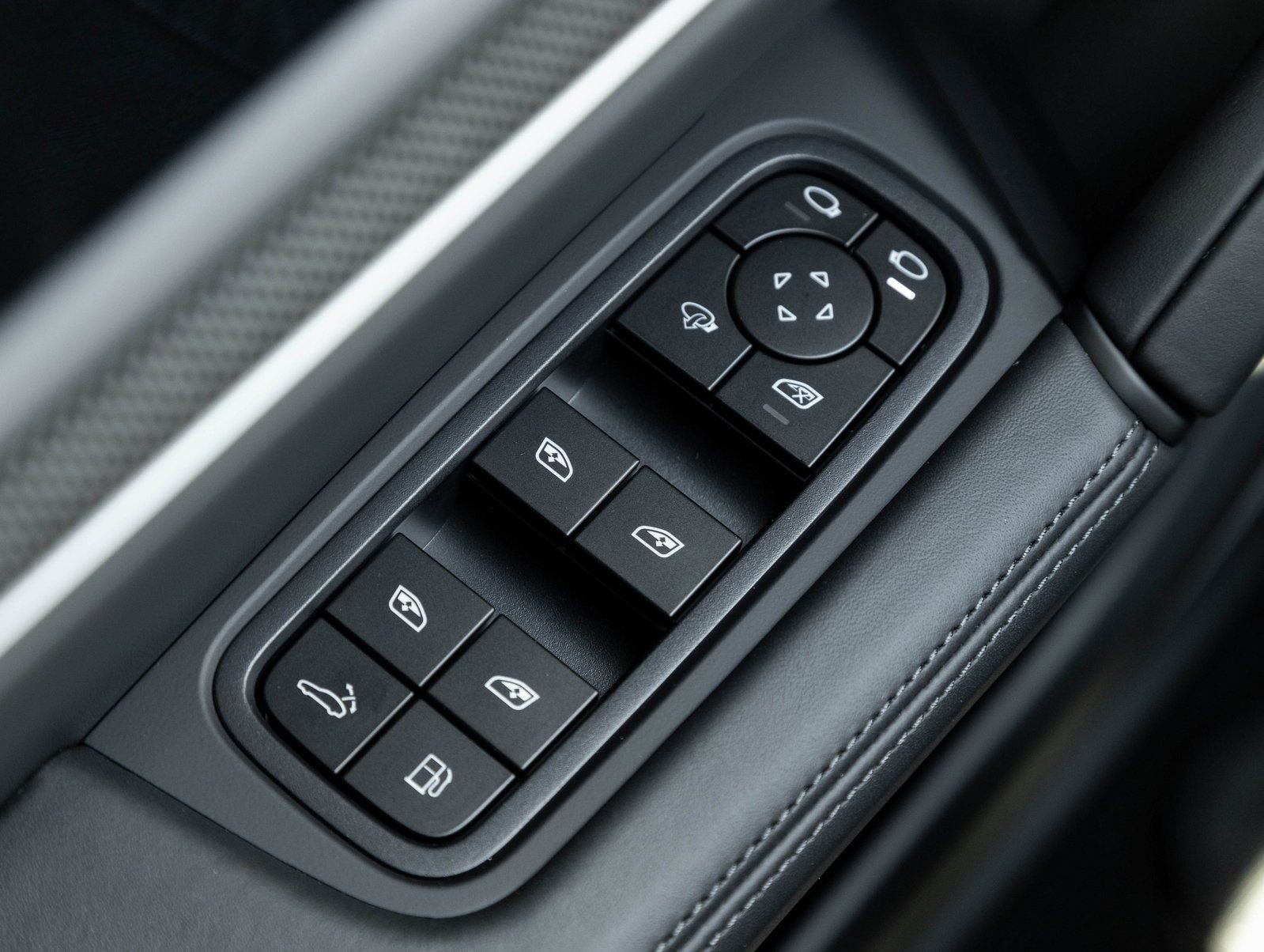 Used 2025 Porsche Cayenne Turbo image 20