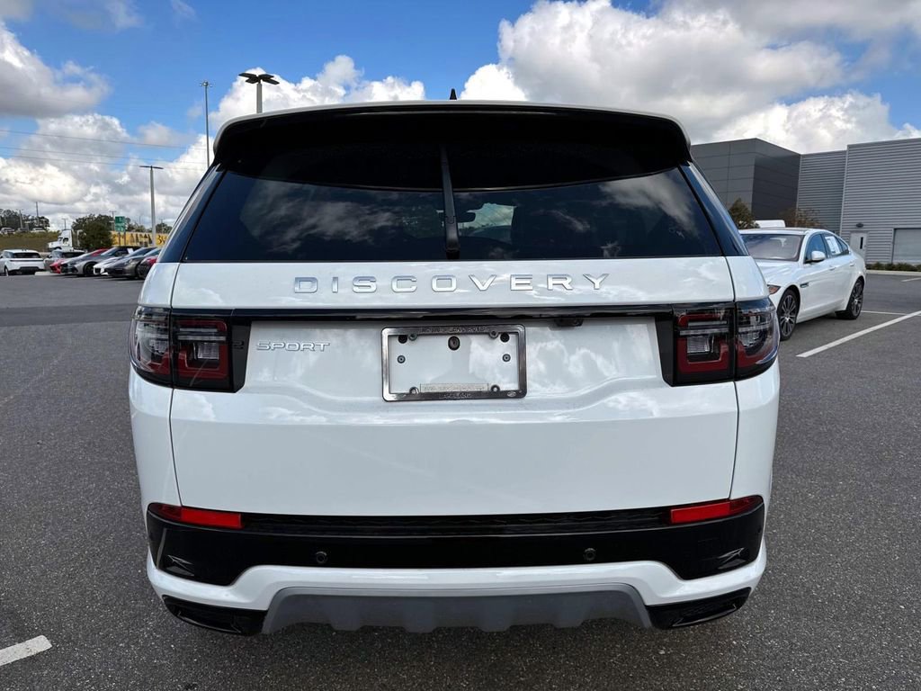 Used 2025 Land Rover Discovery Sport S image 4