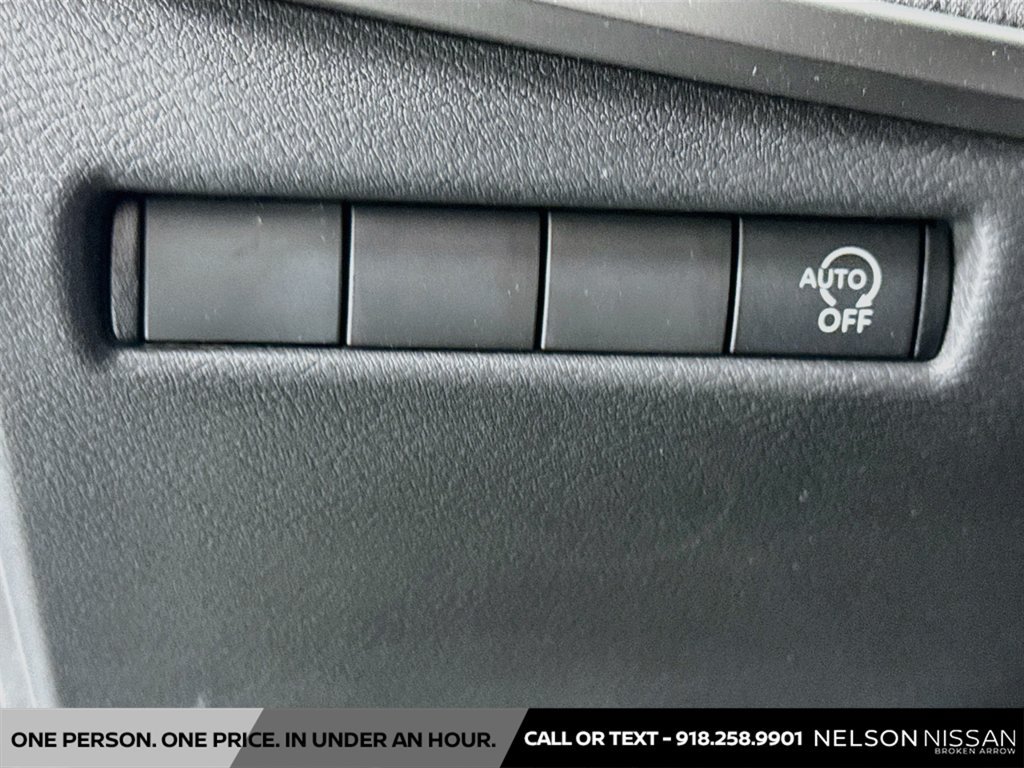 New 2027 Nissan Kicks SV w/ Cold Weather Package FWD image 10