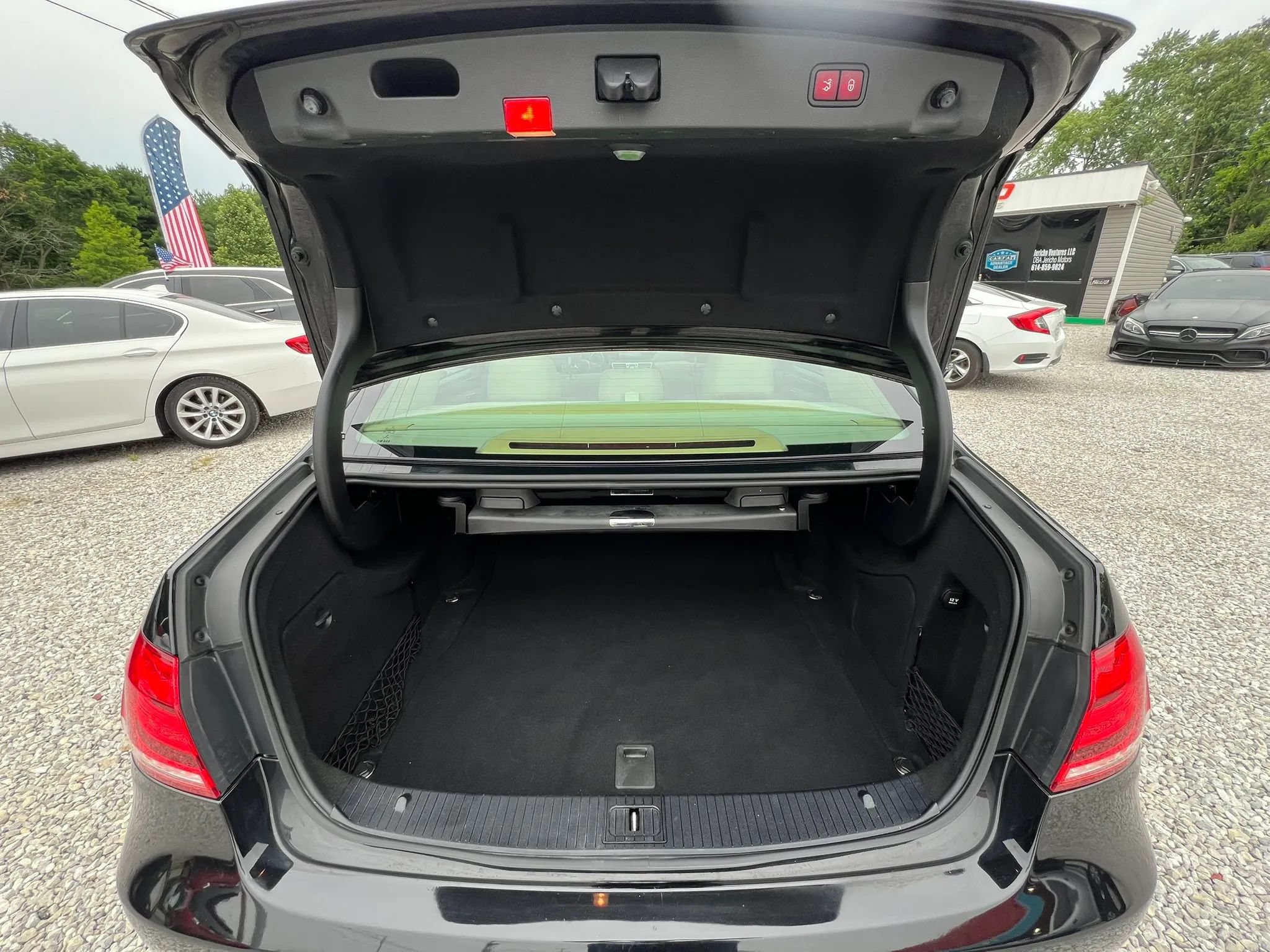 Used 2014 Mercedes-Benz E 350 4MATIC Sedan image 10