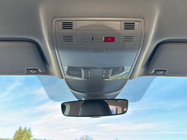 Certified 2025 Volkswagen Taos SE image 35