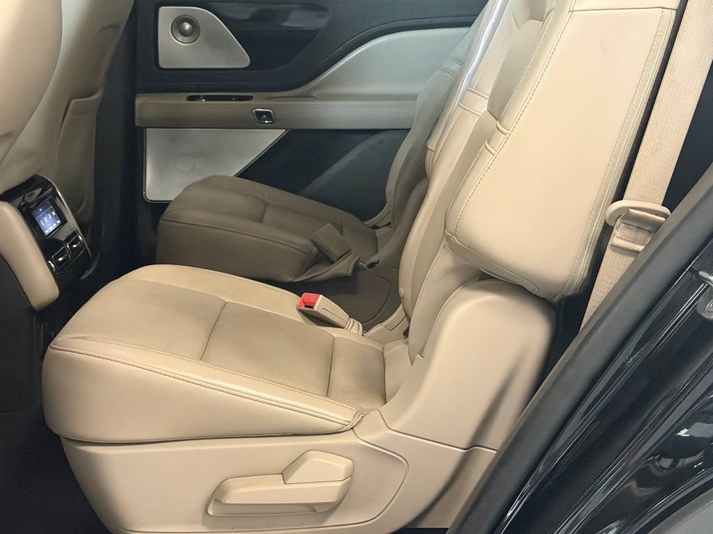 Used 2021 Lincoln Aviator Reserve w/ Equipment Group 202A AWD/4WD image 23