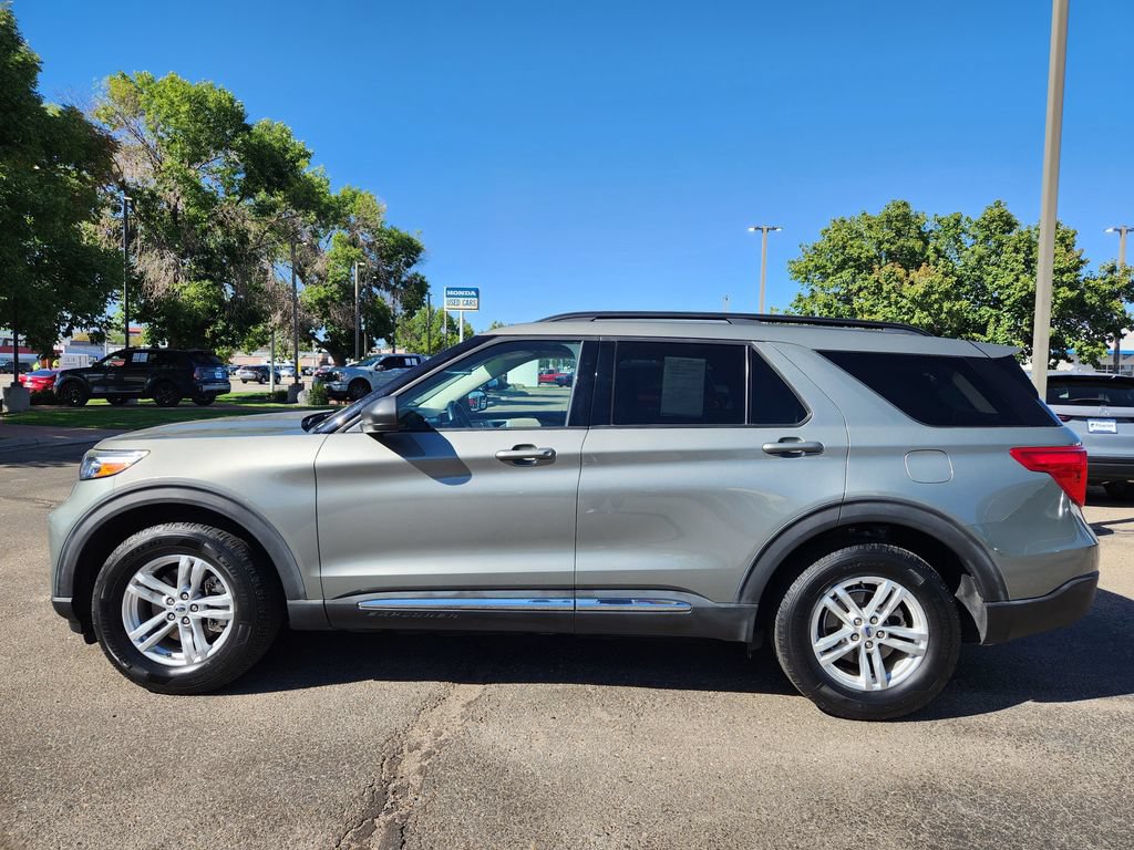 Used 2020 Ford Explorer XLT w/ Comfort Package AWD/4WD image 8
