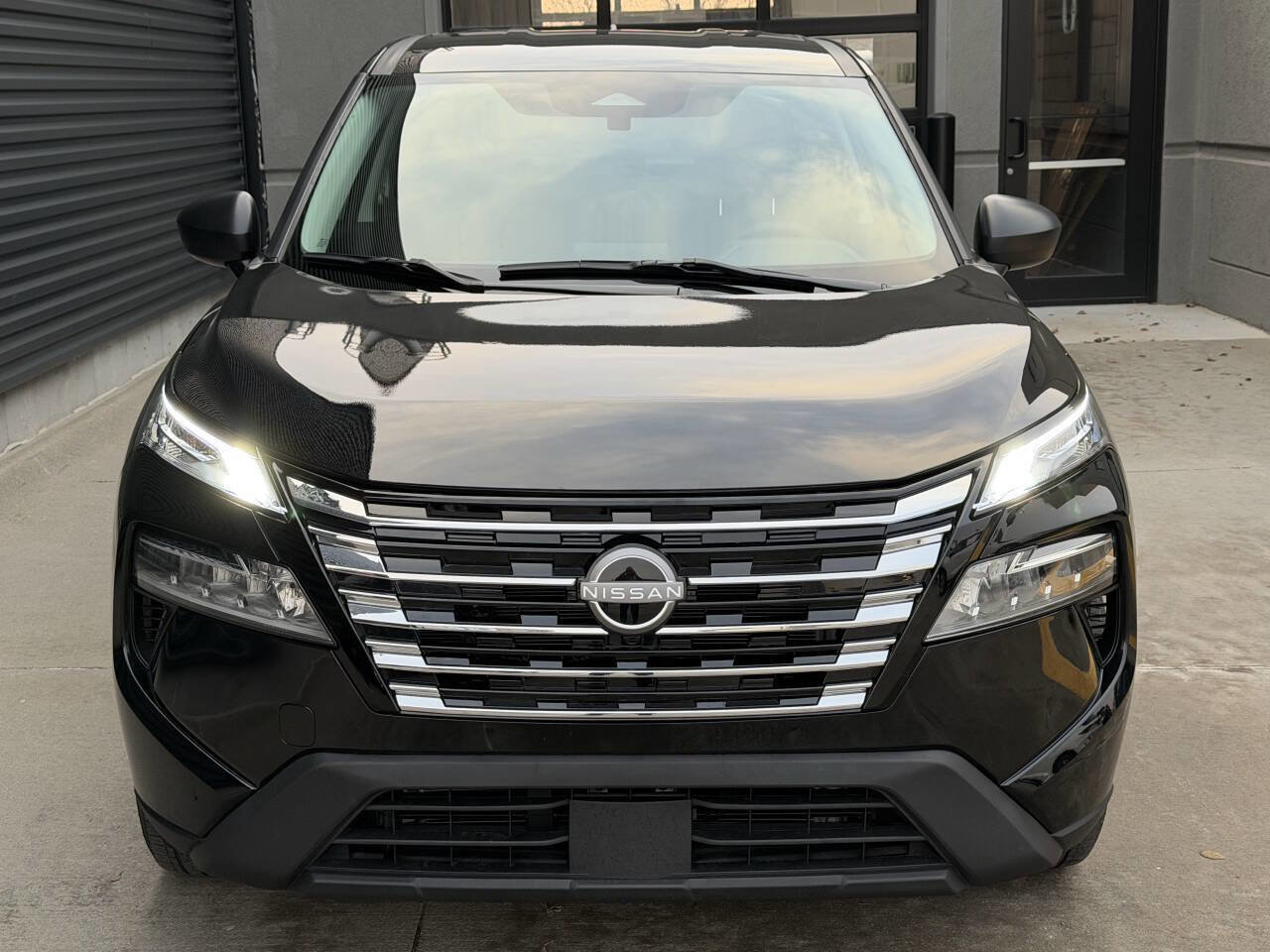 Used 2024 Nissan Rogue S image 4